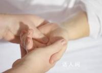 医生不建议年轻人没问题就推拿 医生是以治疗为主