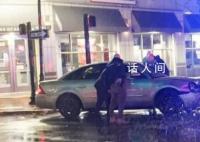 汽车撞击拜登车队现场画面曝光 特勤局人员持武器包围了这辆汽车