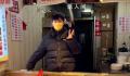 流量褪去的淄博“鸭头小哥” 店铺外不再人满为患
