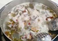 自助餐商家回应顾客多打荤菜被指责 打菜要求荤素搭配