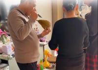 一家8口住酒店女子称全国有6套房 果然贫穷限制了我的想象