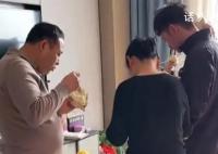 一家8口住酒店:很划算准备住一辈子