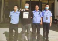 两男子在飞机上吸烟被行拘 处以行政拘留5日和7日