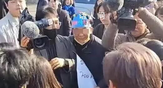 李在明遇袭时身边有50多名警察 被欺骗的警方未能阻止这场突如其来的袭击