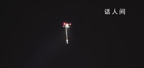 无人机投喂退潮被困滩涂男子 消防救援人员闻讯后立即赶往现场救援