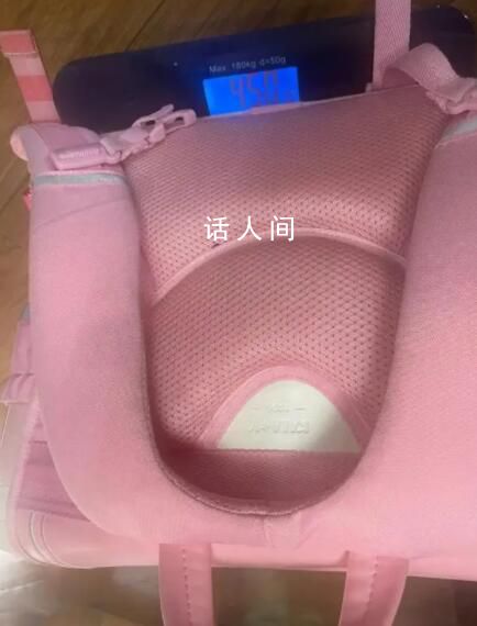 家长反映一年级学生书包重20多斤 如何给书包减重班主任们想出很多办法