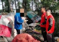 男子在深圳山中野居8年 家属发声