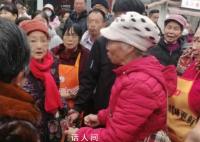 小伙扶摔倒老人遭讹?交警澄清
