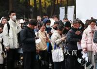 年轻人争考社工 没编制也想上岸