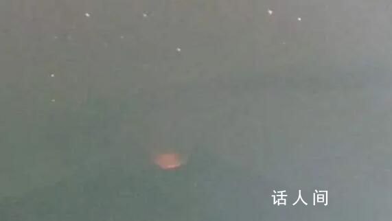 日本鹿儿岛火山喷发 喷出的较大石块落在距火山口1公里处