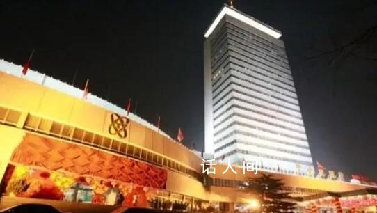 春晚第一次大彩排明星阵容 表演嘉宾陆续进入央视大楼进行彩排