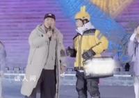 冰雪大世界舞台疑多次打广告 非常影响游玩体验