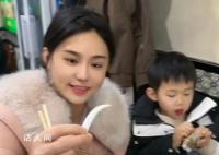 网红樊小慧称被前婆婆上门殴打 自己的胳膊和脸上都是伤痕