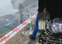 玛莎拉蒂从十余米高处掉落至坟前 事发后自行从车内逃生