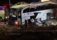 挪威一载30人左右大巴发生侧翻 车上中国游客幸无伤亡