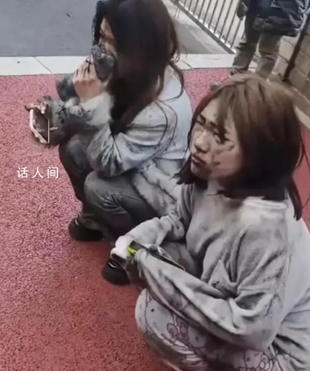 两女生从新余火灾中逃生 全身被熏黑