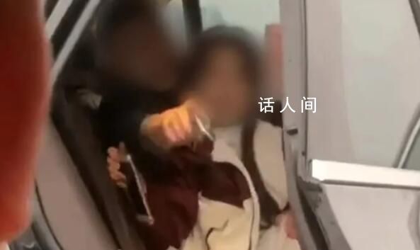 2女孩疑遭人拐卖上高速呼喊求助 目前2名女孩均已安全到家
