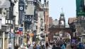 英国财政大臣称经济正渡过难关 