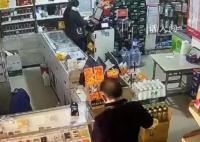 男子连续11天刮刮乐兑奖 店主报警