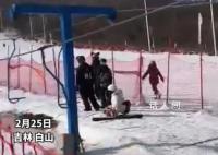 滑雪场缆车脱轨游客摔落 文旅局回应