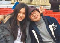包小柏用AI“复活”女儿为妻子庆生 爱女2年前患罕见病去世