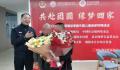 养父临终告知身世 小伙千里寻亲