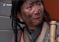 清明上河园小乞丐反被游客要吃的 甚至还有网友表示抢过小乞丐的饭碗