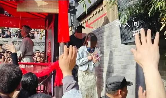 已婚男子找王婆说媒 妻子:将离婚