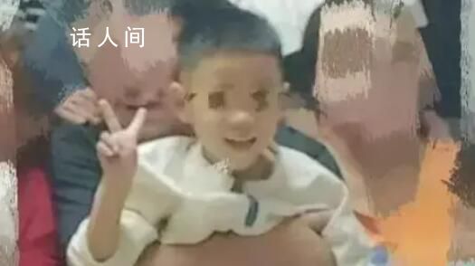 身亡男童爷爷:医生看到伤直接报警